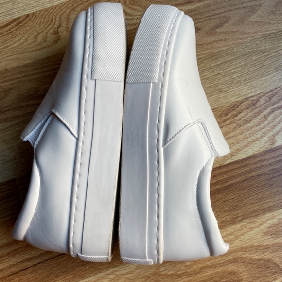 Women size 6 Qupid Slide on Sneaker Loafers -gently used- - Picture 3 of 5